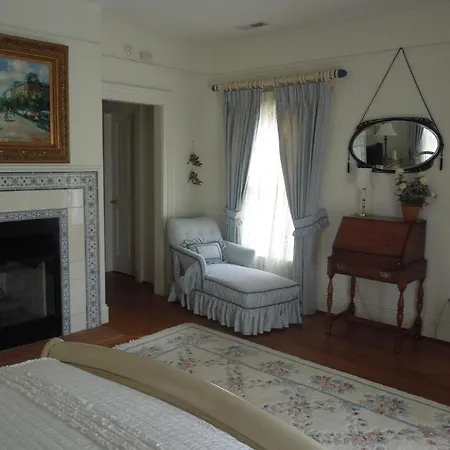 Church Point Manor Bed And Breakfast